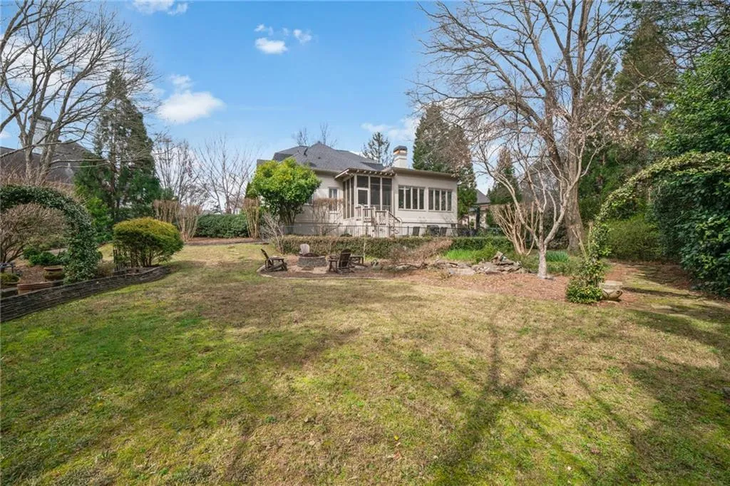 610 Avignon Court, Sandy Springs, Georgia 30350, 3 Bedrooms Bedrooms, ,2 BathroomsBathrooms,Residential,Sold,610 Avignon Court,6699804