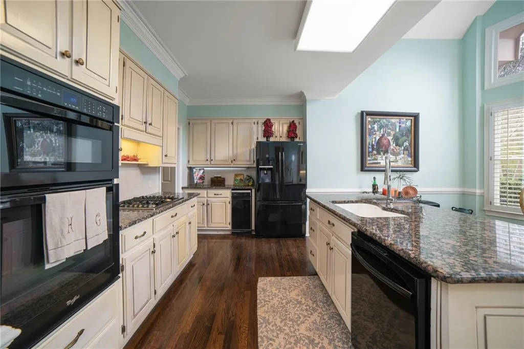 610 Avignon Court, Sandy Springs, Georgia 30350, 3 Bedrooms Bedrooms, ,2 BathroomsBathrooms,Residential,Sold,610 Avignon Court,6699804