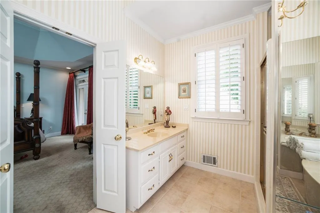 610 Avignon Court, Sandy Springs, Georgia 30350, 3 Bedrooms Bedrooms, ,2 BathroomsBathrooms,Residential,Sold,610 Avignon Court,6699804