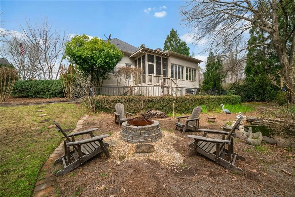610 Avignon Court, Sandy Springs, Georgia 30350, 3 Bedrooms Bedrooms, ,2 BathroomsBathrooms,Residential,Sold,610 Avignon Court,6699804