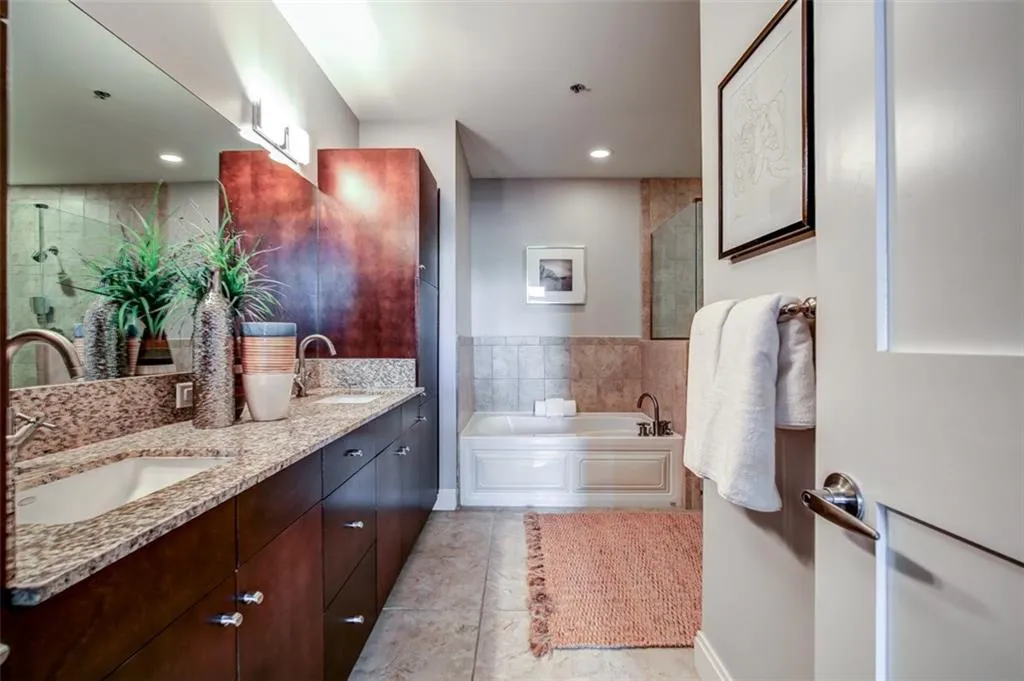 905 Juniper Street Ne Unit 412, Atlanta, Georgia 30309, 2 Bedrooms Bedrooms, ,2 BathroomsBathrooms,Residential,Sold,905 Juniper Street Ne Unit 412,5839424