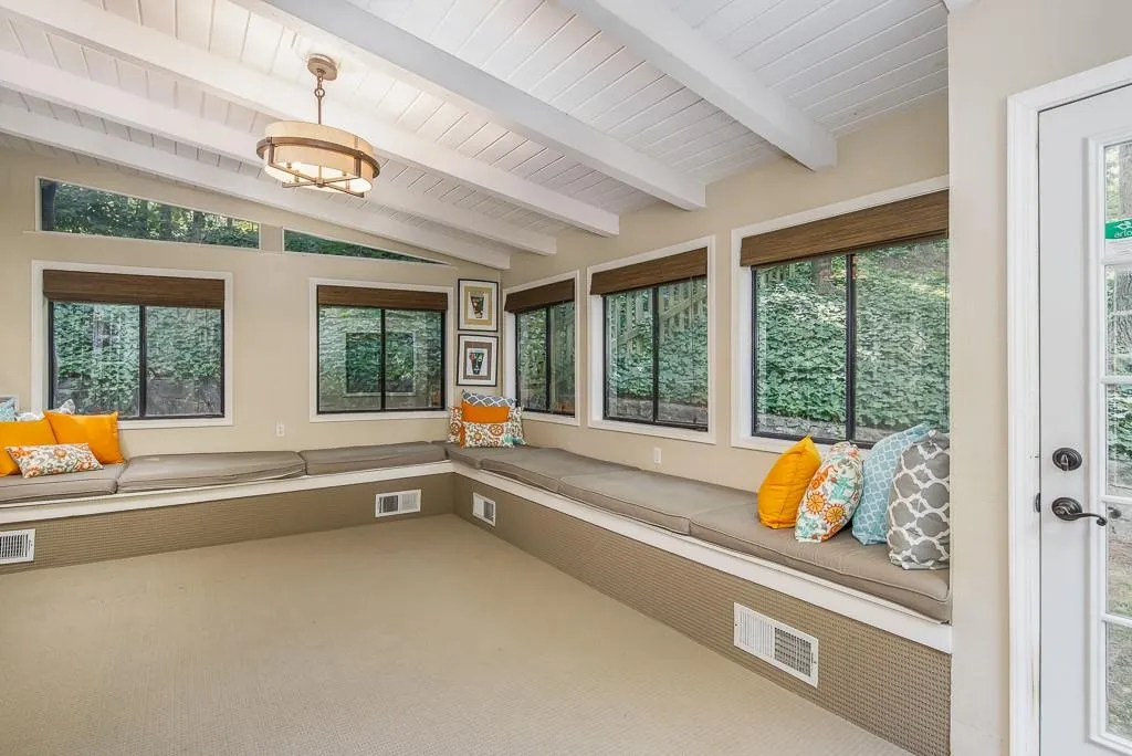 6085 Blackwater Trail, Sandy Springs, Georgia 30328, 4 Bedrooms Bedrooms, ,3 BathroomsBathrooms,Residential,Sold,6085 Blackwater Trail,6560871