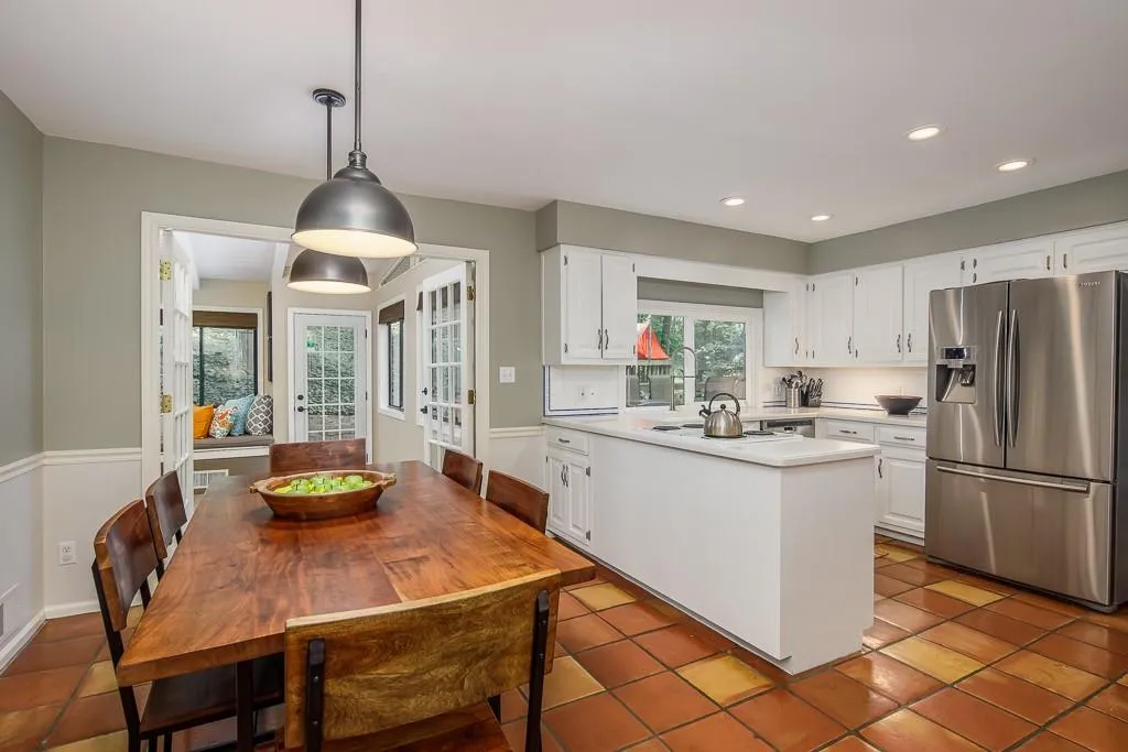 6085 Blackwater Trail, Sandy Springs, Georgia 30328, 4 Bedrooms Bedrooms, ,3 BathroomsBathrooms,Residential,Sold,6085 Blackwater Trail,6560871