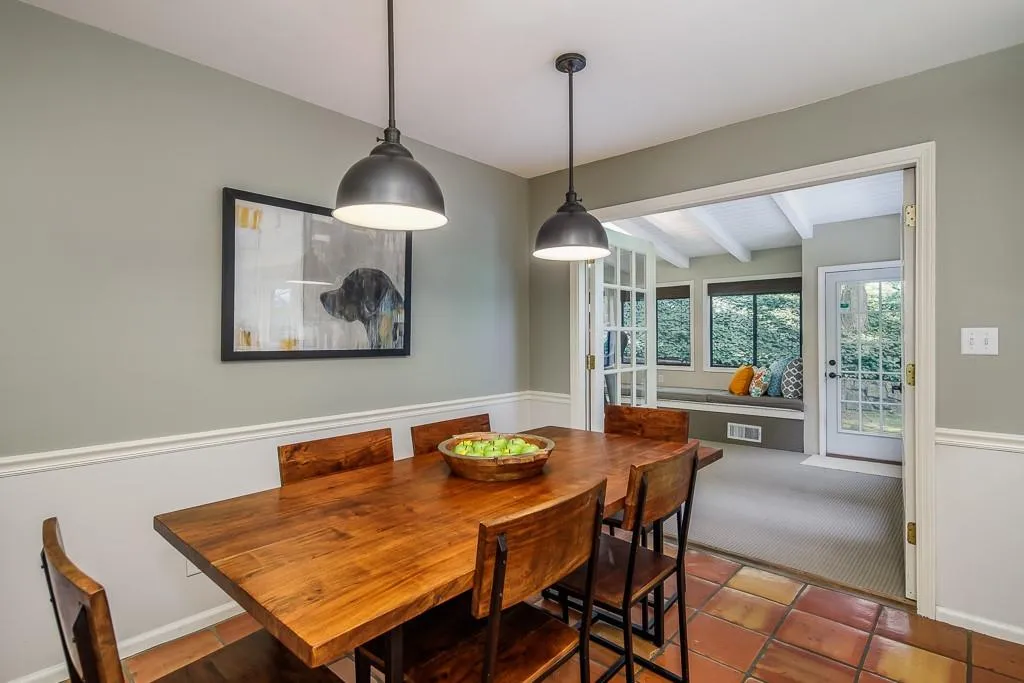 6085 Blackwater Trail, Sandy Springs, Georgia 30328, 4 Bedrooms Bedrooms, ,3 BathroomsBathrooms,Residential,Sold,6085 Blackwater Trail,6560871