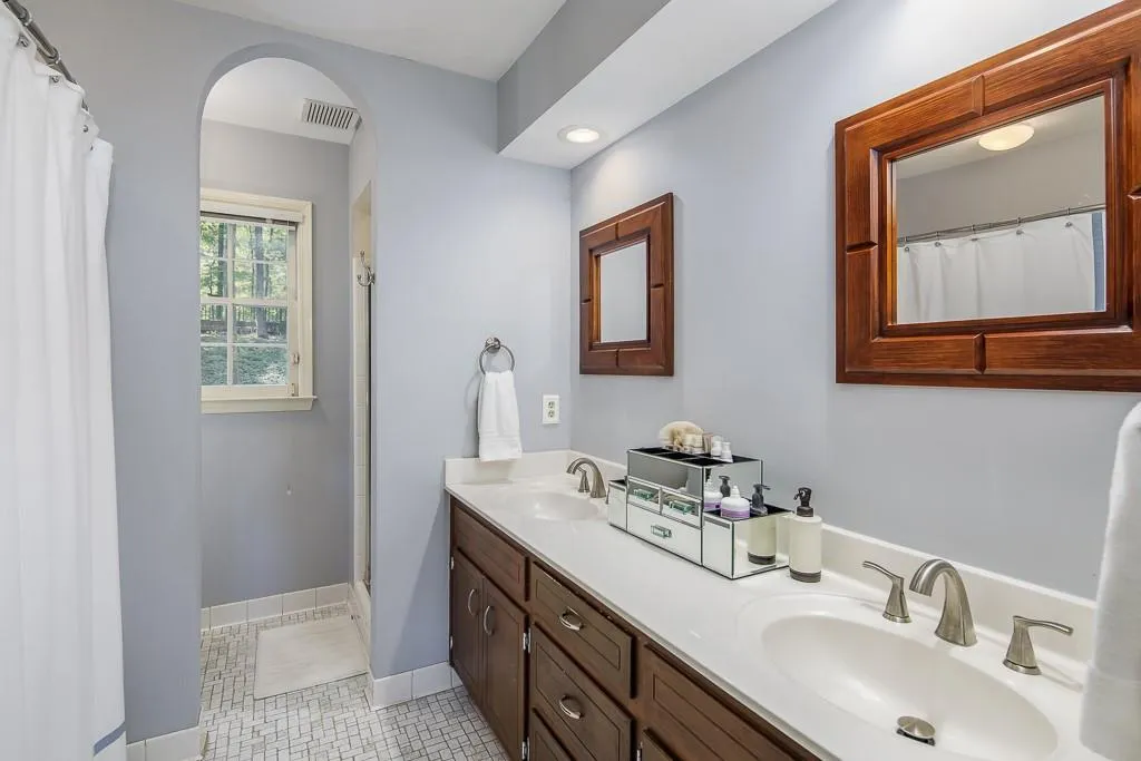 6085 Blackwater Trail, Sandy Springs, Georgia 30328, 4 Bedrooms Bedrooms, ,3 BathroomsBathrooms,Residential,Sold,6085 Blackwater Trail,6560871