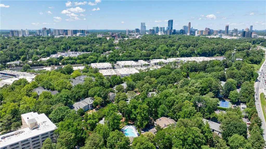 215 Summit North Drive Ne, Atlanta, Georgia 30324, 1 Bedroom Bedrooms, ,1 BathroomBathrooms,Residential,For Sale,215 Summit North Drive Ne,7591802
