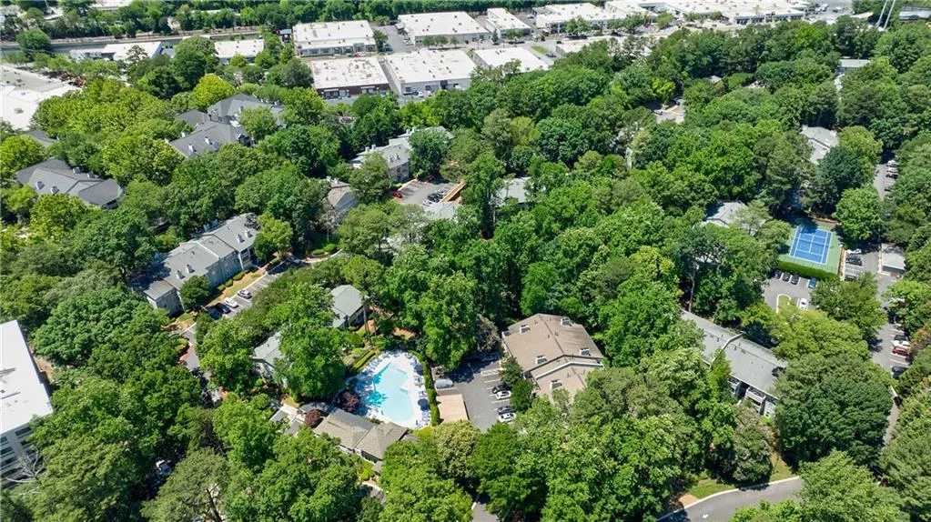 215 Summit North Drive Ne, Atlanta, Georgia 30324, 1 Bedroom Bedrooms, ,1 BathroomBathrooms,Residential,For Sale,215 Summit North Drive Ne,7591802