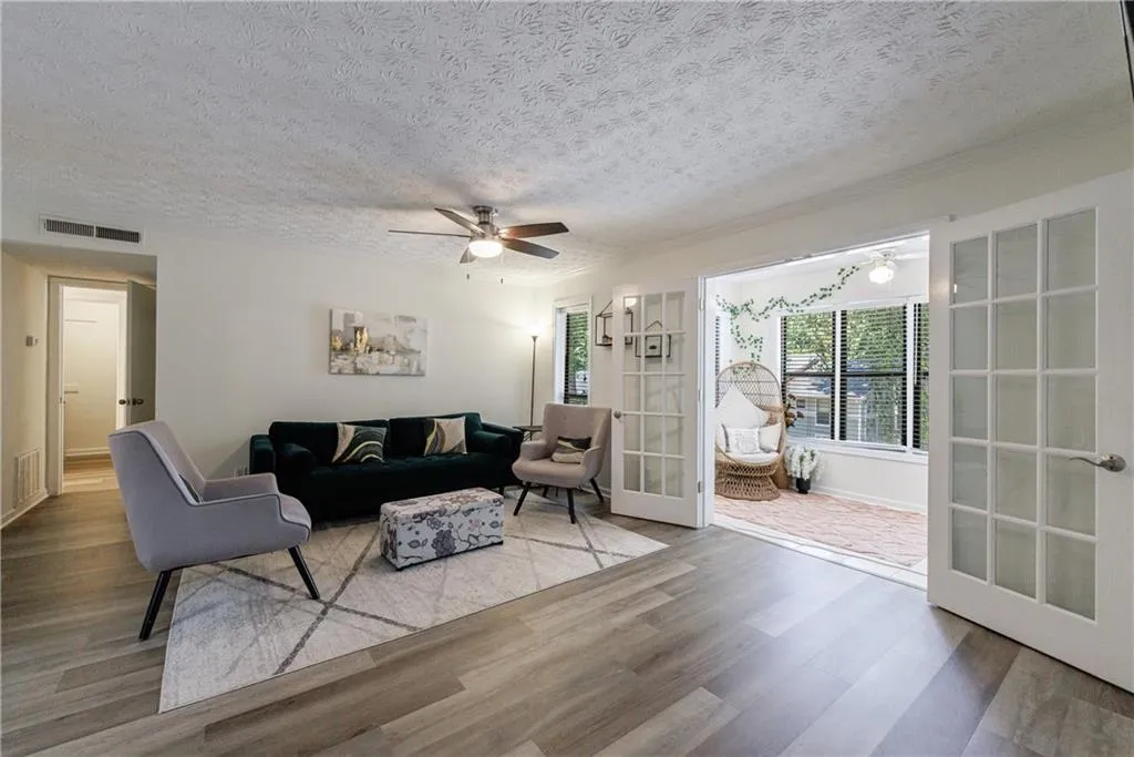 215 Summit North Drive Ne, Atlanta, Georgia 30324, 1 Bedroom Bedrooms, ,1 BathroomBathrooms,Residential,For Sale,215 Summit North Drive Ne,7591802