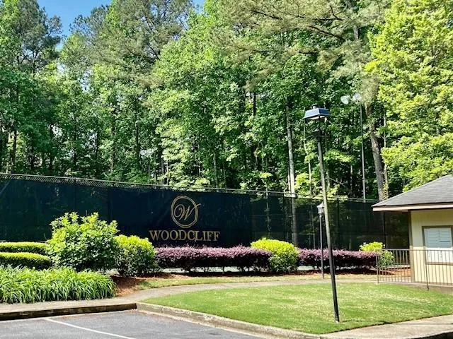703 Woodcliff Drive, Sandy Springs, Georgia 30350, 1 Bedroom Bedrooms, ,1 BathroomBathrooms,Residential,Sold,703 Woodcliff Drive,7049604