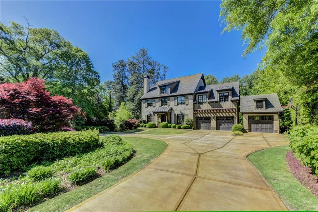 4868 Merlendale Drive, Atlanta, Georgia 30327, 6 Bedrooms Bedrooms, ,6 BathroomsBathrooms,Residential,Sold,4868 Merlendale Drive,6737889