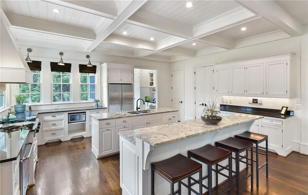 4868 Merlendale Drive, Atlanta, Georgia 30327, 6 Bedrooms Bedrooms, ,6 BathroomsBathrooms,Residential,Sold,4868 Merlendale Drive,6737889