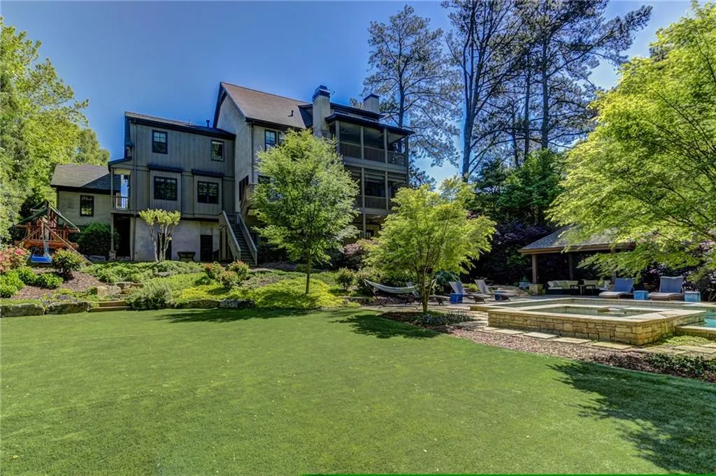 4868 Merlendale Drive, Atlanta, Georgia 30327, 6 Bedrooms Bedrooms, ,6 BathroomsBathrooms,Residential,Sold,4868 Merlendale Drive,6737889