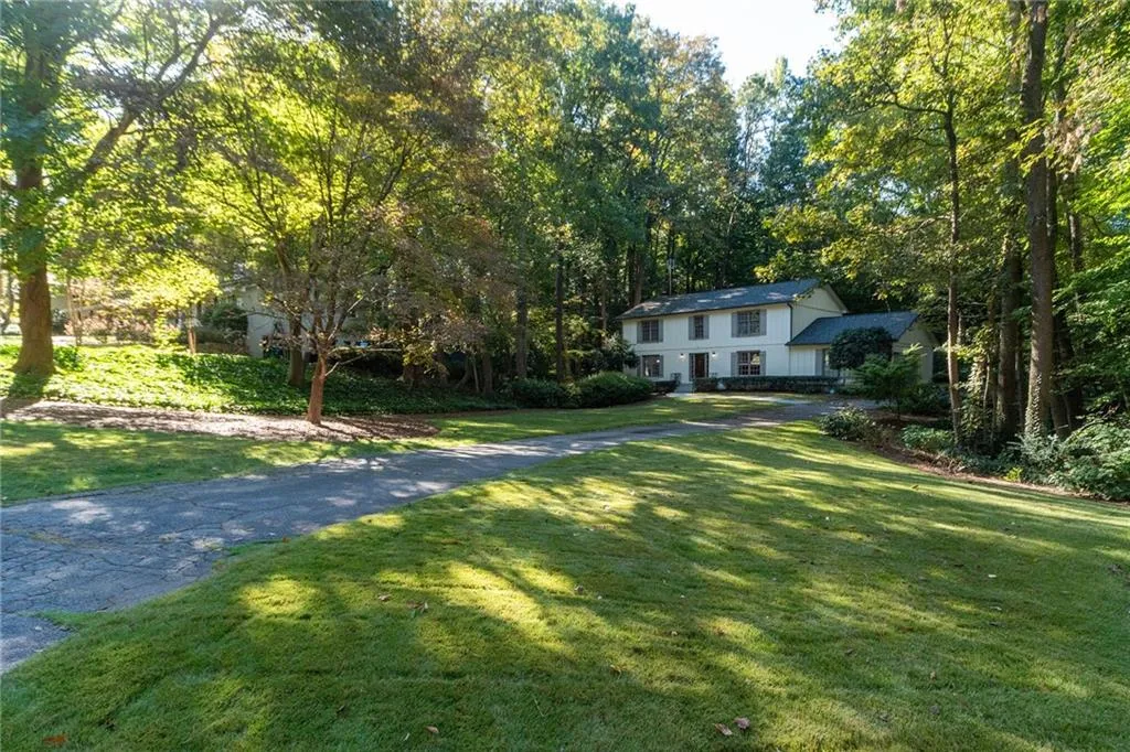 1085 Balmoral Road, Atlanta, Georgia 30319, 4 Bedrooms Bedrooms, ,2 BathroomsBathrooms,Residential,Sold,1085 Balmoral Road,6635856