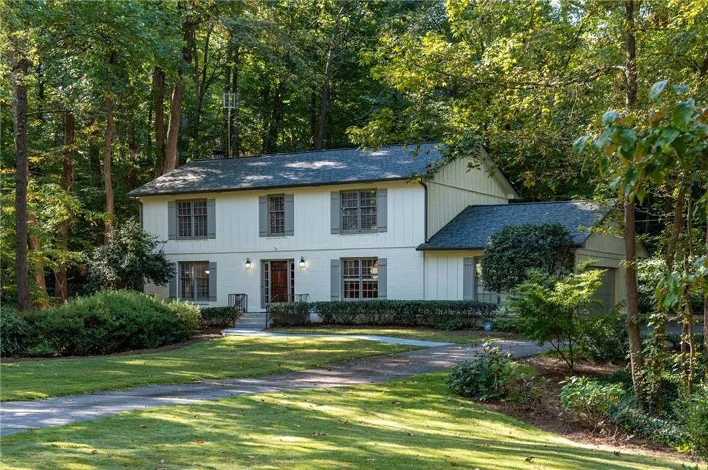1085 Balmoral Road, Atlanta, Georgia 30319, 4 Bedrooms Bedrooms, ,2 BathroomsBathrooms,Residential,Sold,1085 Balmoral Road,6635856