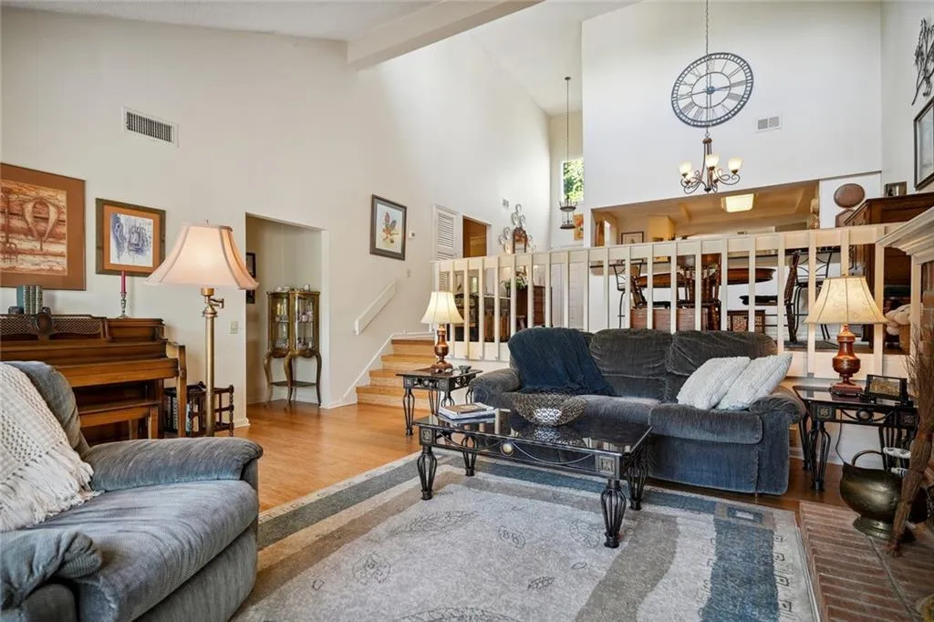 106 Dunwoody Springs Drive, Sandy Springs, Georgia 30328, 2 Bedrooms Bedrooms, ,2 BathroomsBathrooms,Residential,Sold,106 Dunwoody Springs Drive,7115590