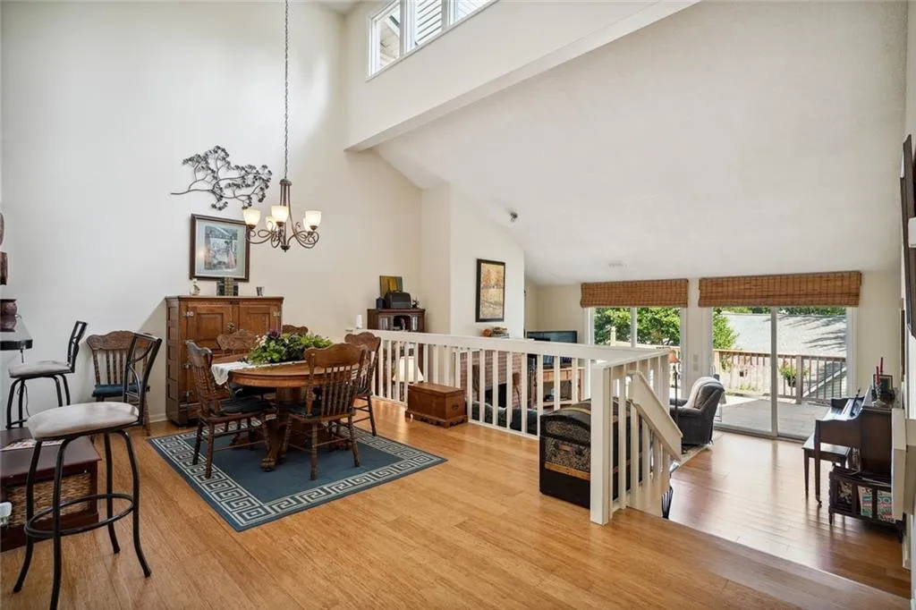106 Dunwoody Springs Drive, Sandy Springs, Georgia 30328, 2 Bedrooms Bedrooms, ,2 BathroomsBathrooms,Residential,Sold,106 Dunwoody Springs Drive,7115590