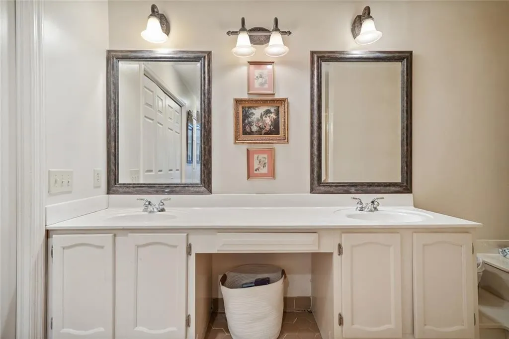 106 Dunwoody Springs Drive, Sandy Springs, Georgia 30328, 2 Bedrooms Bedrooms, ,2 BathroomsBathrooms,Residential,Sold,106 Dunwoody Springs Drive,7115590