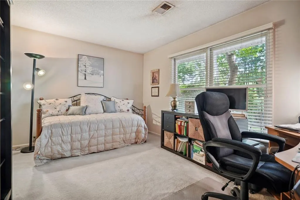 106 Dunwoody Springs Drive, Sandy Springs, Georgia 30328, 2 Bedrooms Bedrooms, ,2 BathroomsBathrooms,Residential,Sold,106 Dunwoody Springs Drive,7115590