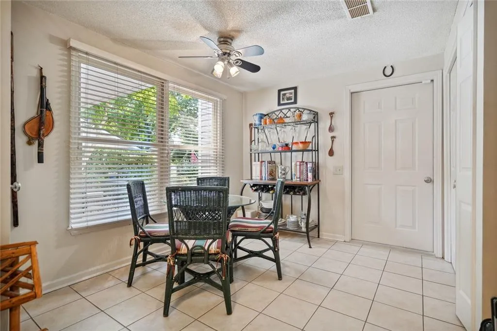 106 Dunwoody Springs Drive, Sandy Springs, Georgia 30328, 2 Bedrooms Bedrooms, ,2 BathroomsBathrooms,Residential,Sold,106 Dunwoody Springs Drive,7115590