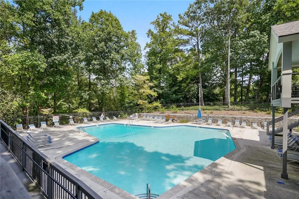 106 Dunwoody Springs Drive, Sandy Springs, Georgia 30328, 2 Bedrooms Bedrooms, ,2 BathroomsBathrooms,Residential,Sold,106 Dunwoody Springs Drive,7115590