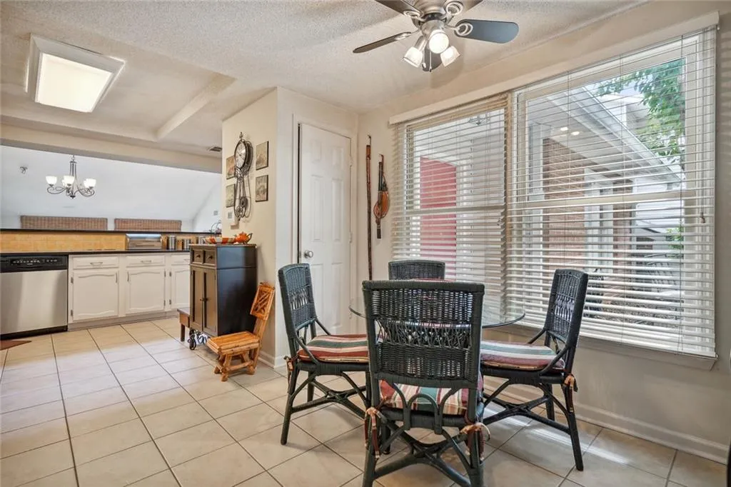 106 Dunwoody Springs Drive, Sandy Springs, Georgia 30328, 2 Bedrooms Bedrooms, ,2 BathroomsBathrooms,Residential,Sold,106 Dunwoody Springs Drive,7115590