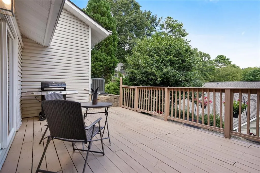 106 Dunwoody Springs Drive, Sandy Springs, Georgia 30328, 2 Bedrooms Bedrooms, ,2 BathroomsBathrooms,Residential,Sold,106 Dunwoody Springs Drive,7115590