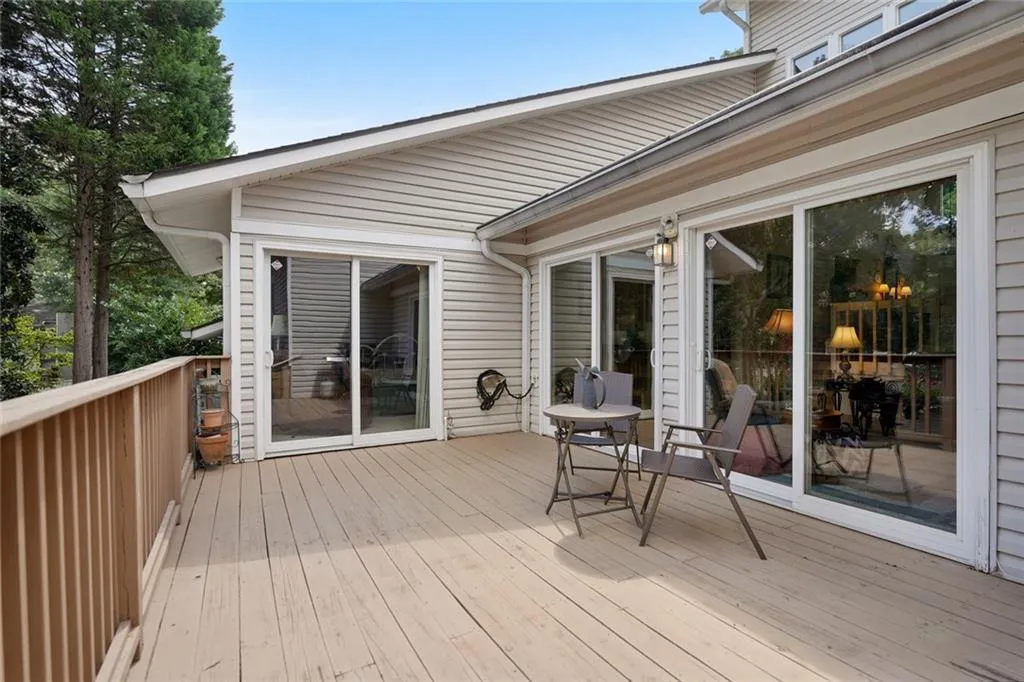 106 Dunwoody Springs Drive, Sandy Springs, Georgia 30328, 2 Bedrooms Bedrooms, ,2 BathroomsBathrooms,Residential,Sold,106 Dunwoody Springs Drive,7115590