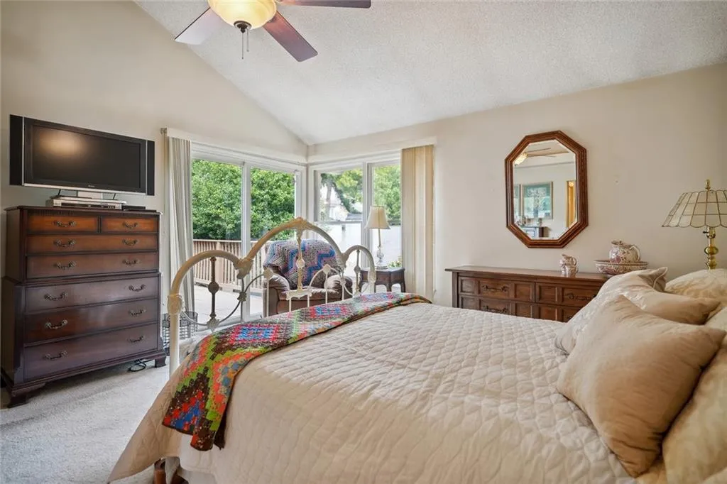 106 Dunwoody Springs Drive, Sandy Springs, Georgia 30328, 2 Bedrooms Bedrooms, ,2 BathroomsBathrooms,Residential,Sold,106 Dunwoody Springs Drive,7115590