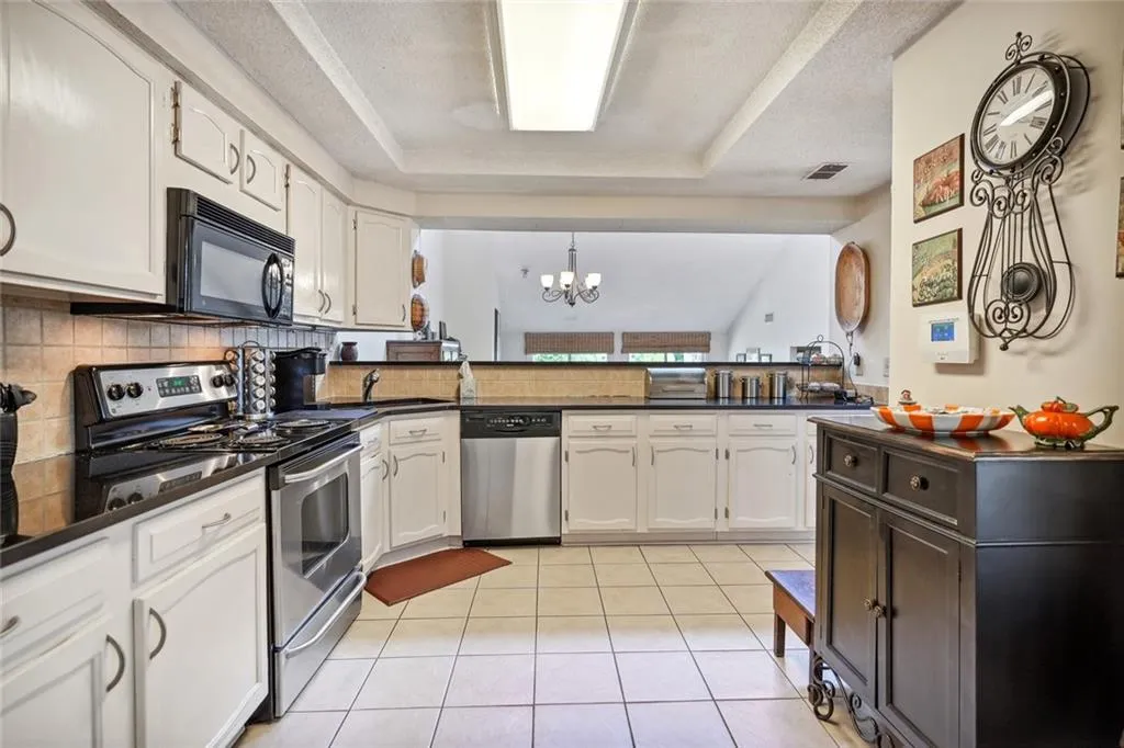 106 Dunwoody Springs Drive, Sandy Springs, Georgia 30328, 2 Bedrooms Bedrooms, ,2 BathroomsBathrooms,Residential,Sold,106 Dunwoody Springs Drive,7115590