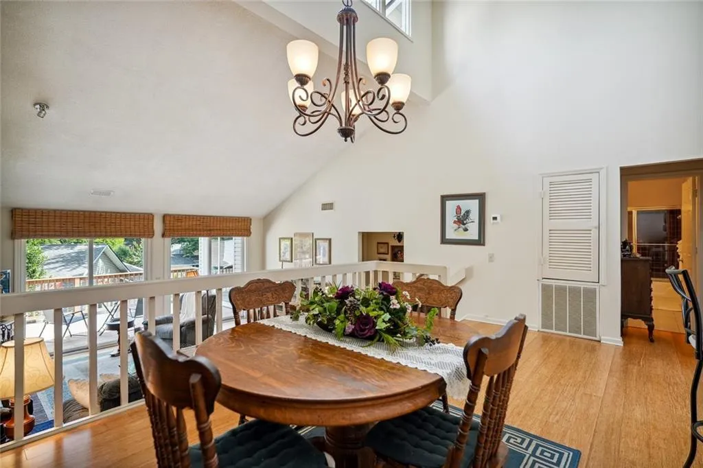 106 Dunwoody Springs Drive, Sandy Springs, Georgia 30328, 2 Bedrooms Bedrooms, ,2 BathroomsBathrooms,Residential,Sold,106 Dunwoody Springs Drive,7115590