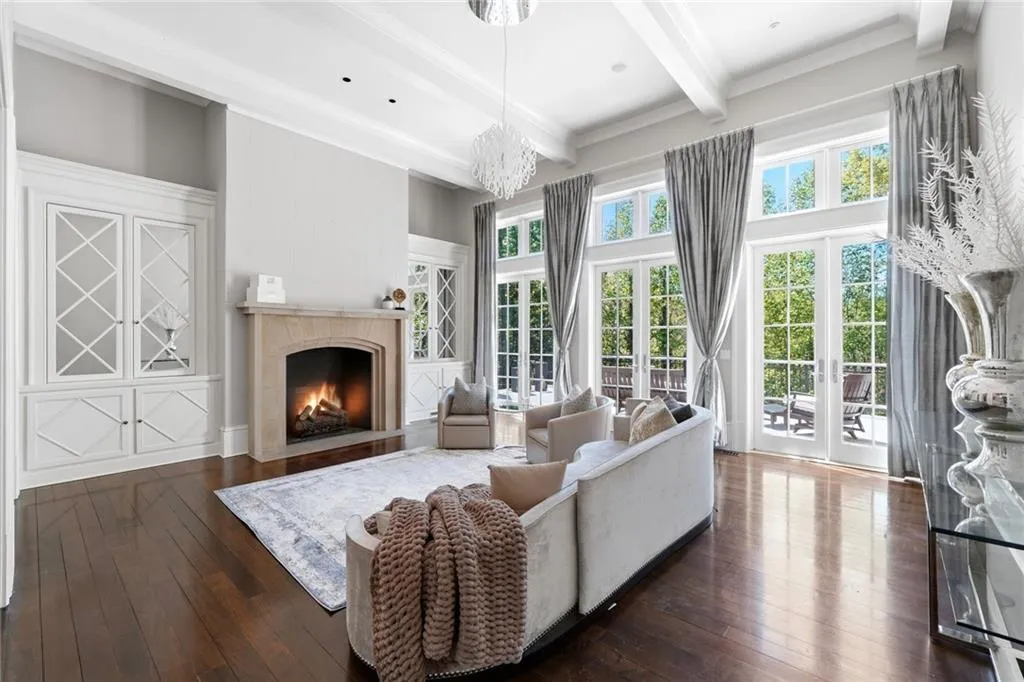218 Londonberry Road, Atlanta, Georgia 30327, 8 Bedrooms Bedrooms, ,8 BathroomsBathrooms,Residential,For Sale,218 Londonberry Road,7747271