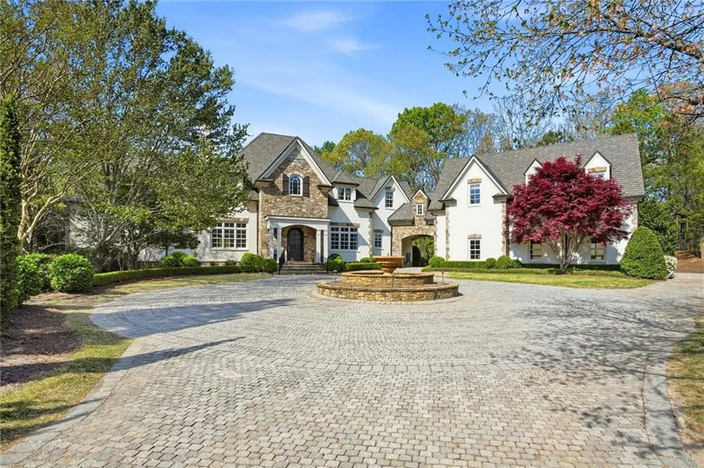 218 Londonberry Road, Atlanta, Georgia 30327, 8 Bedrooms Bedrooms, ,8 BathroomsBathrooms,Residential,For Sale,218 Londonberry Road,7747271