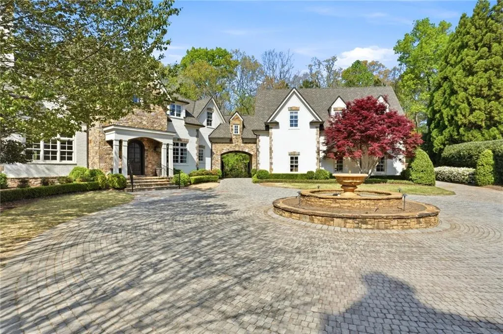 218 Londonberry Road, Atlanta, Georgia 30327, 8 Bedrooms Bedrooms, ,8 BathroomsBathrooms,Residential,For Sale,218 Londonberry Road,7747271