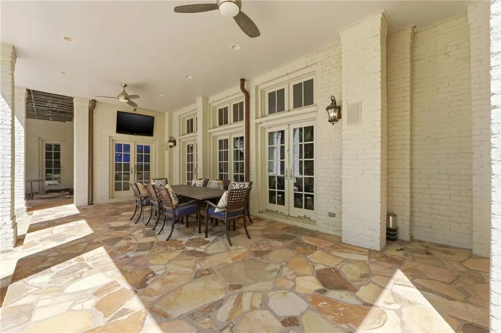 218 Londonberry Road, Atlanta, Georgia 30327, 8 Bedrooms Bedrooms, ,8 BathroomsBathrooms,Residential,For Sale,218 Londonberry Road,7747271