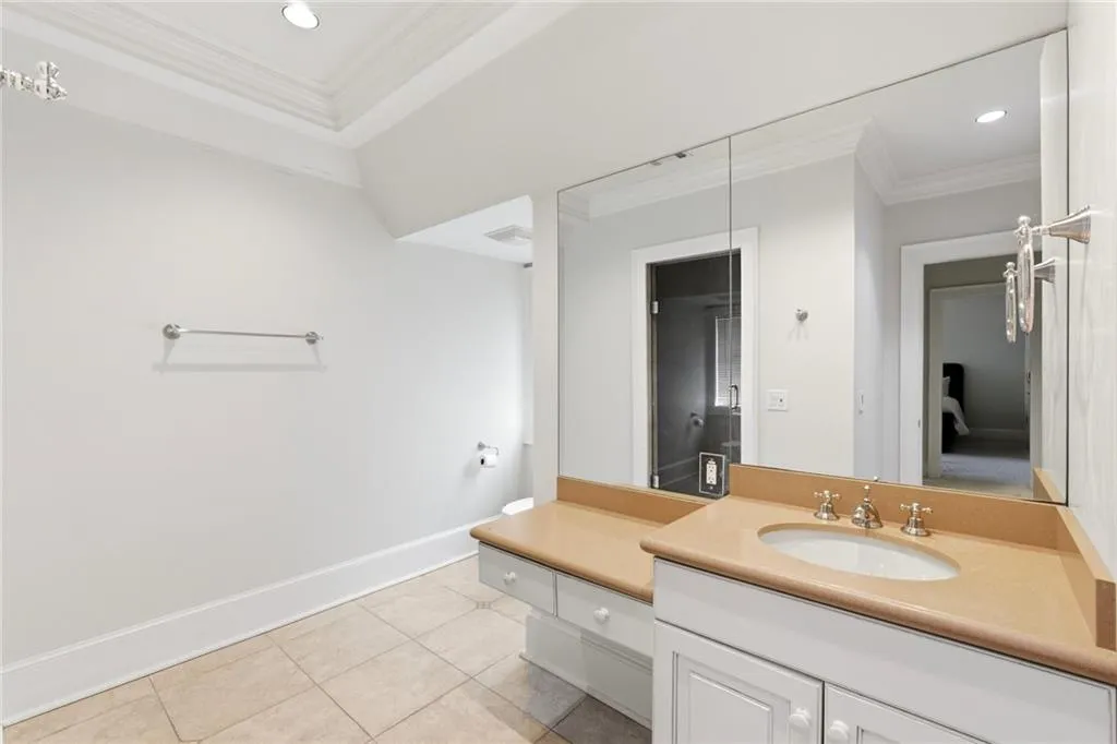 218 Londonberry Road, Atlanta, Georgia 30327, 8 Bedrooms Bedrooms, ,8 BathroomsBathrooms,Residential,For Sale,218 Londonberry Road,7747271