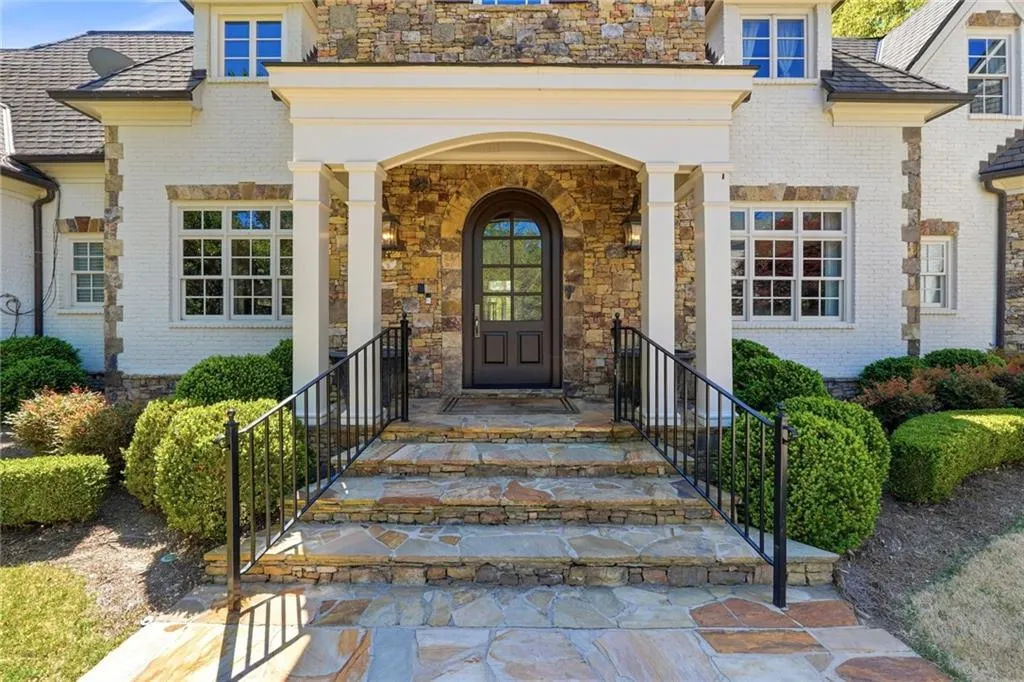 218 Londonberry Road, Atlanta, Georgia 30327, 8 Bedrooms Bedrooms, ,8 BathroomsBathrooms,Residential,For Sale,218 Londonberry Road,7747271