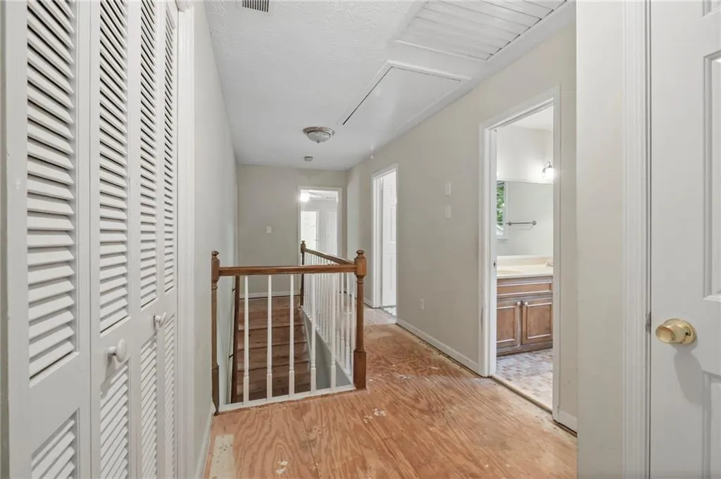 315 Amador Circle, Sandy Springs, Georgia 30350, 4 Bedrooms Bedrooms, ,2 BathroomsBathrooms,Residential,Sold,315 Amador Circle,6946307