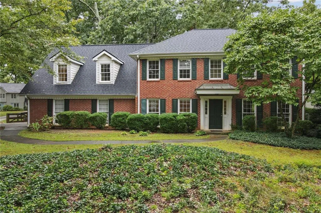 315 Amador Circle, Sandy Springs, Georgia 30350, 4 Bedrooms Bedrooms, ,2 BathroomsBathrooms,Residential,Sold,315 Amador Circle,6946307