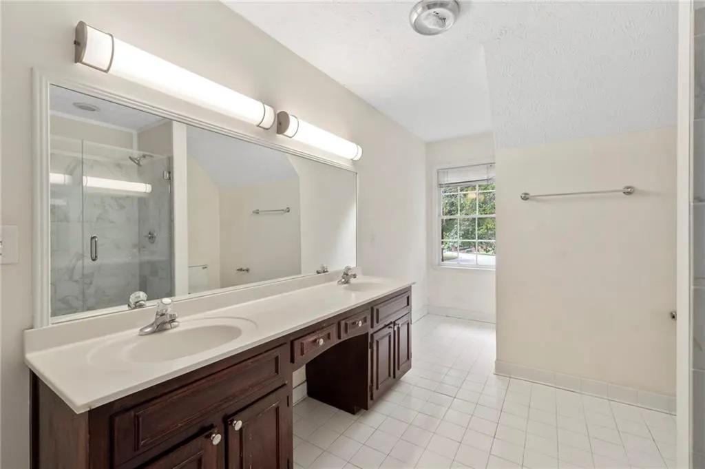 315 Amador Circle, Sandy Springs, Georgia 30350, 4 Bedrooms Bedrooms, ,2 BathroomsBathrooms,Residential,Sold,315 Amador Circle,6946307