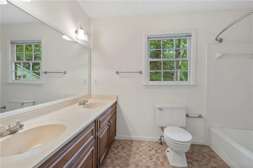 315 Amador Circle, Sandy Springs, Georgia 30350, 4 Bedrooms Bedrooms, ,2 BathroomsBathrooms,Residential,Sold,315 Amador Circle,6946307