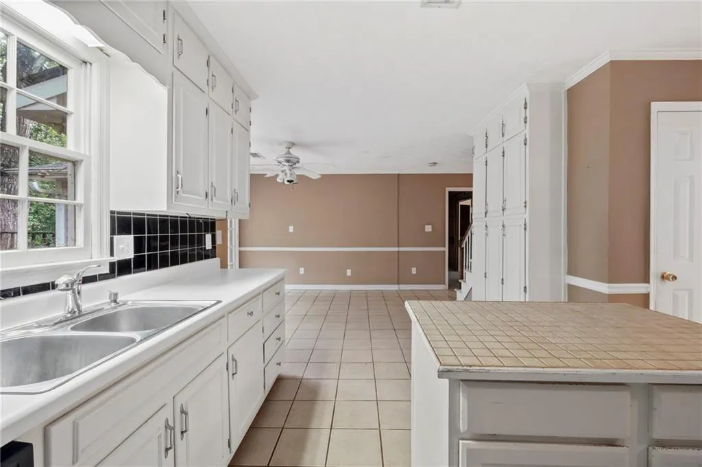 315 Amador Circle, Sandy Springs, Georgia 30350, 4 Bedrooms Bedrooms, ,2 BathroomsBathrooms,Residential,Sold,315 Amador Circle,6946307