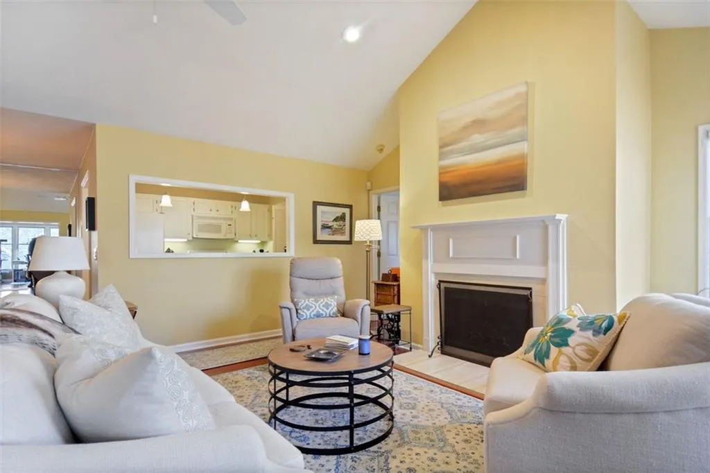 1011 Camden Court, Atlanta, Georgia 30327, 2 Bedrooms Bedrooms, ,2 BathroomsBathrooms,Residential,Sold,1011 Camden Court,6836750 1011 Camden Court, Atlanta, Georgia 30327, 2 Bedrooms Bedrooms, ,2 BathroomsBathrooms,Residential,Sold,1011 Camden Court,6836750