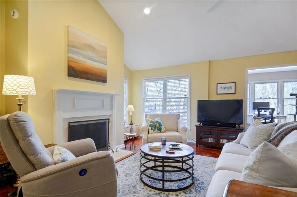 1011 Camden Court, Atlanta, Georgia 30327, 2 Bedrooms Bedrooms, ,2 BathroomsBathrooms,Residential,Sold,1011 Camden Court,6836750 1011 Camden Court, Atlanta, Georgia 30327, 2 Bedrooms Bedrooms, ,2 BathroomsBathrooms,Residential,Sold,1011 Camden Court,6836750