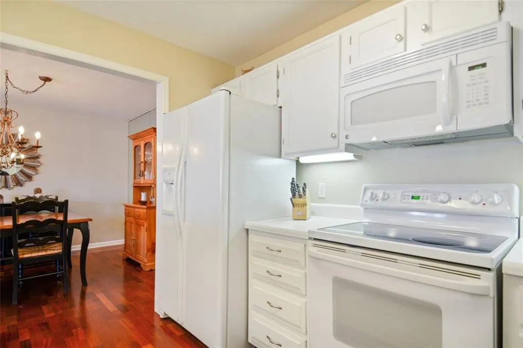 1011 Camden Court, Atlanta, Georgia 30327, 2 Bedrooms Bedrooms, ,2 BathroomsBathrooms,Residential,Sold,1011 Camden Court,6836750 1011 Camden Court, Atlanta, Georgia 30327, 2 Bedrooms Bedrooms, ,2 BathroomsBathrooms,Residential,Sold,1011 Camden Court,6836750