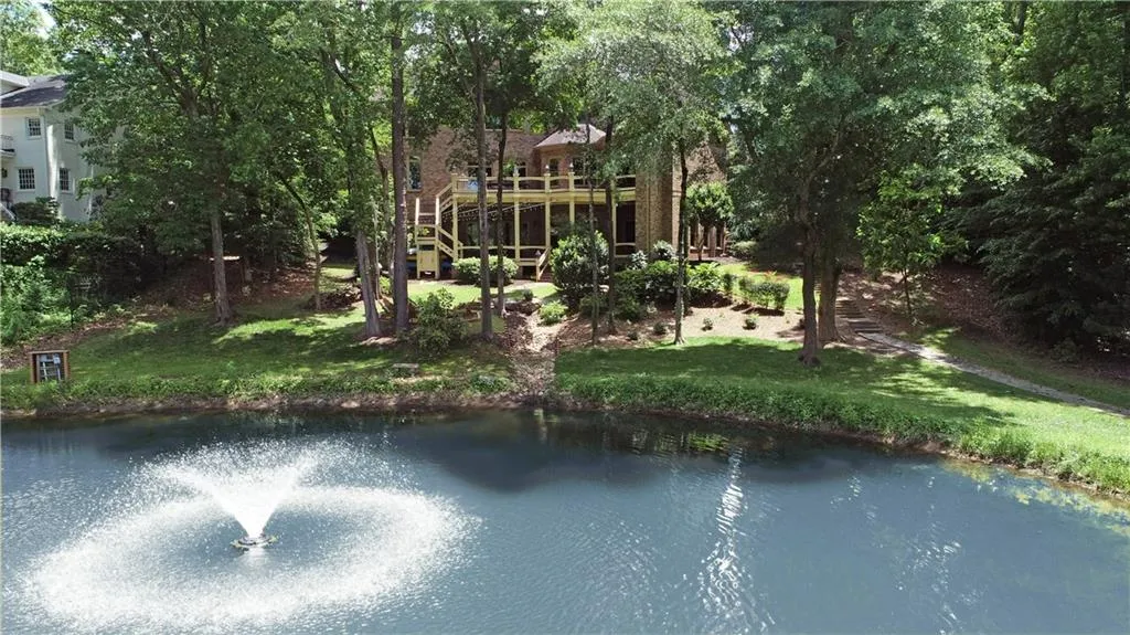 260 Rivermere Way, Sandy Springs, Georgia 30350, 6 Bedrooms Bedrooms, ,6 BathroomsBathrooms,Residential,Sold,260 Rivermere Way,7018052