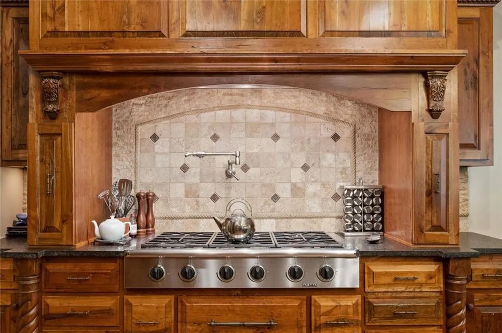 260 Rivermere Way, Sandy Springs, Georgia 30350, 6 Bedrooms Bedrooms, ,6 BathroomsBathrooms,Residential,Sold,260 Rivermere Way,7018052