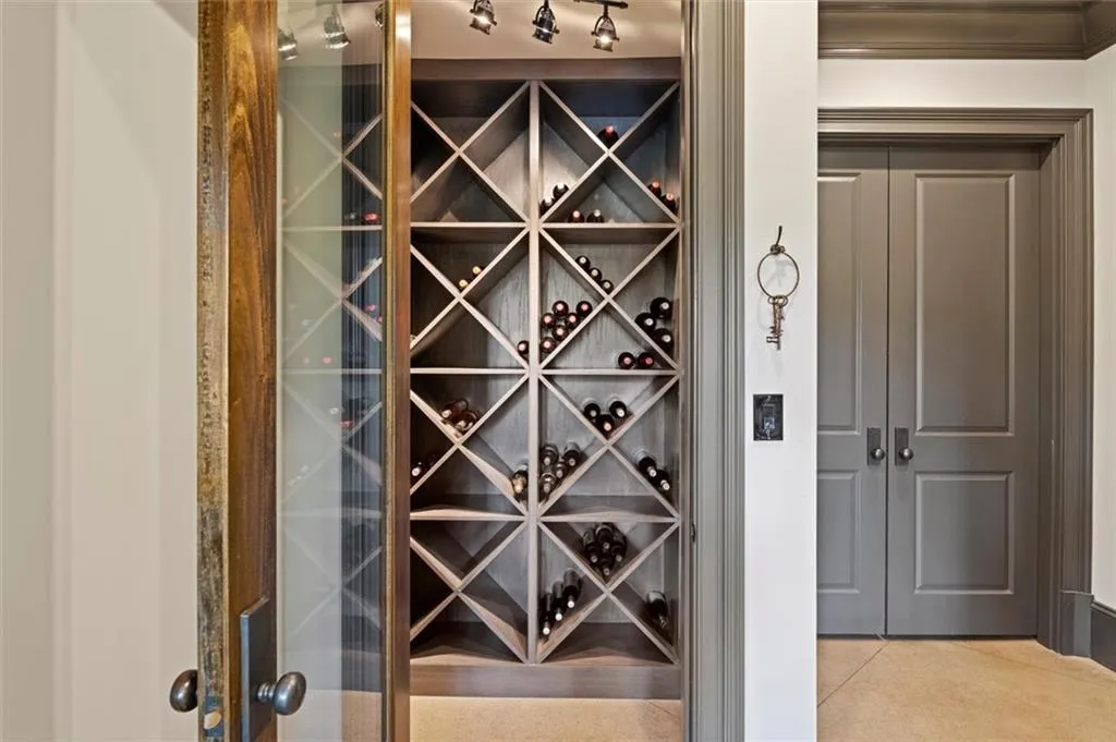 260 Rivermere Way, Sandy Springs, Georgia 30350, 6 Bedrooms Bedrooms, ,6 BathroomsBathrooms,Residential,Sold,260 Rivermere Way,7018052