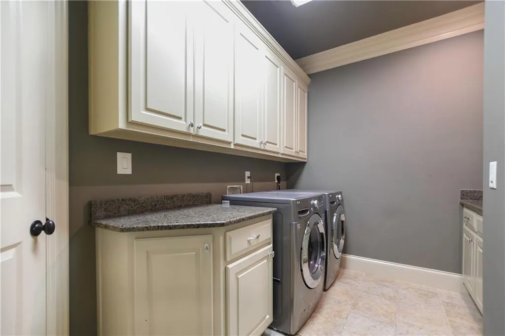 260 Rivermere Way, Sandy Springs, Georgia 30350, 6 Bedrooms Bedrooms, ,6 BathroomsBathrooms,Residential,Sold,260 Rivermere Way,7018052