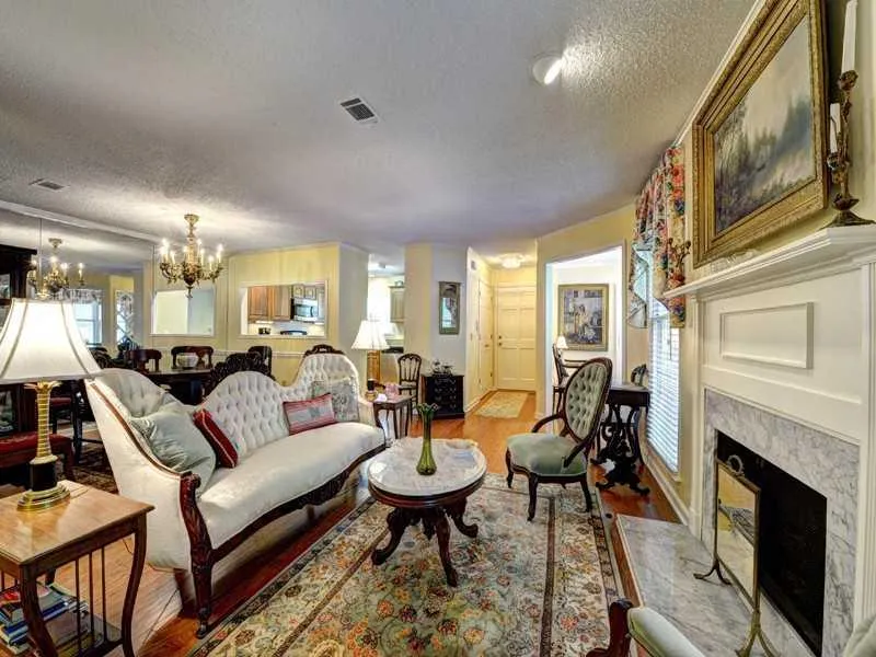 605 Bainbridge Drive Unit 605, Atlanta, Georgia 30327, 2 Bedrooms Bedrooms, ,2 BathroomsBathrooms,Residential,Sold,605 Bainbridge Drive Unit 605,5172788