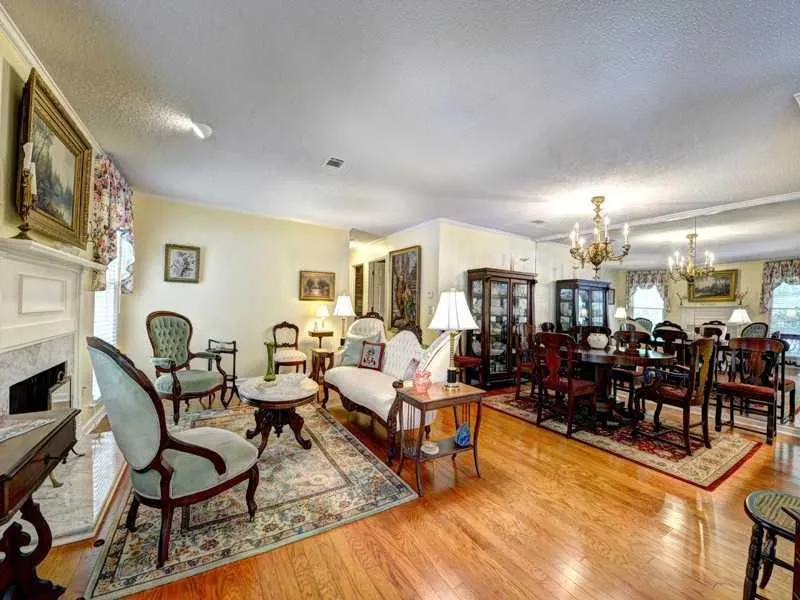 605 Bainbridge Drive Unit 605, Atlanta, Georgia 30327, 2 Bedrooms Bedrooms, ,2 BathroomsBathrooms,Residential,Sold,605 Bainbridge Drive Unit 605,5172788